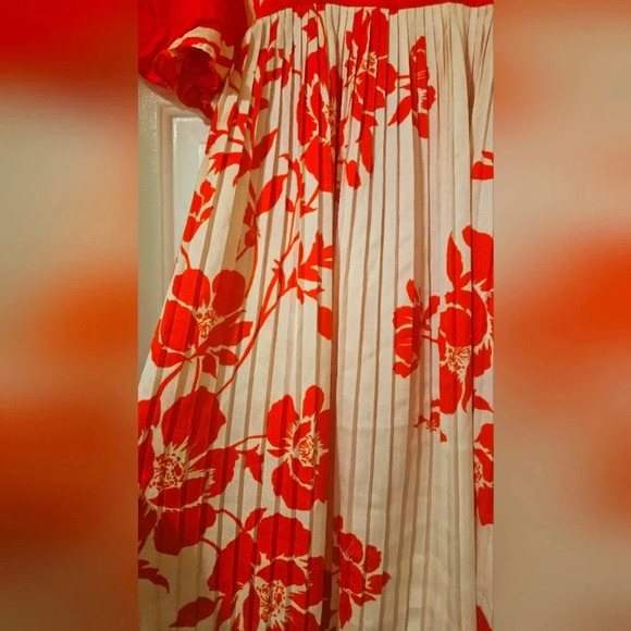 Touche Balneaire Red and cream tie front top/coverup. Size medium - Picture 5 of 11